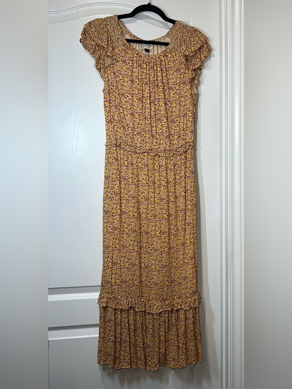 Universal Threads Co. Tiered Floral Prairie Style Maxi Dress Women’s Size Medium